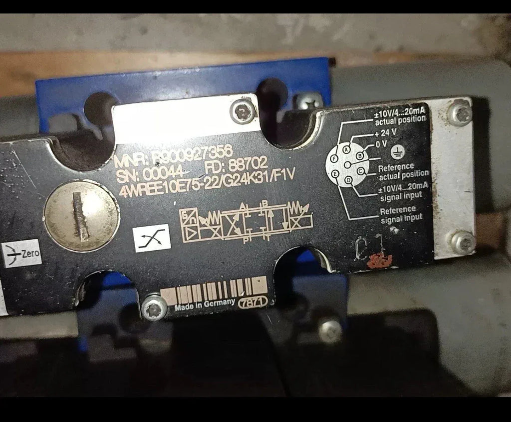 Rexroth R900927356 4WREE10E75-22/G24K31/F1V Hydraulic Directional Control Valve, 4-Way, Solenoid Operated - ZYYKZ Test Equipment