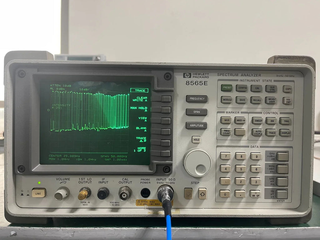 HP Agilent 8565E Spectrum Analyzer 9 kHz - 50 GHz with 85620A Module - ZYYKZ Test Equipment