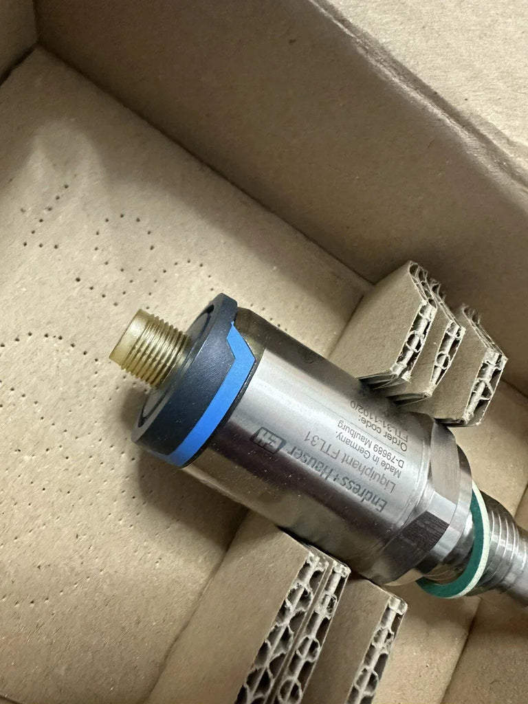 Endress+Hauser Liquiphant FTL31-1102/0 Vibrating Level Switch 10-30V DC - ZYYKZ Test Equipment