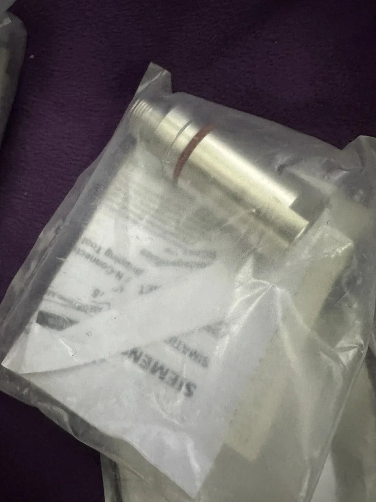 Siemens 6GK5795-1TN00-1AA0 Industrial Ethernet RJ45 Connector for High-Speed Data Transmission - ZYYKZ Test Equipment