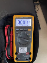 Load image into Gallery viewer, Fluke 77IV Digital Multimeter with Leads, Accessories &amp; Stow Pouch - Calibrated 2023 - ZYYKZ Test Equipment