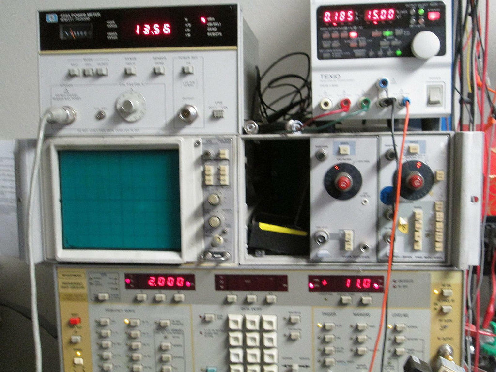 Avnet MTS UTC-2025 High Gain Microwave Amplifier 2-18 GHz - ZYYKZ Test Equipment