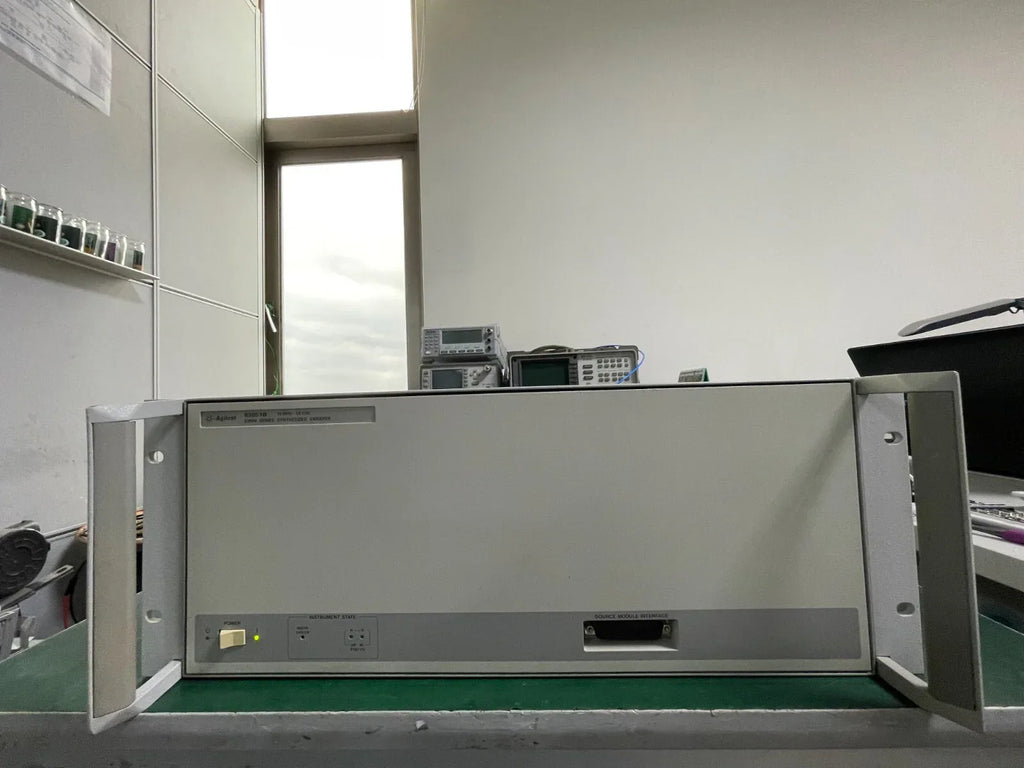 Agilent 83651B Synthesized Sweeper 45MHz to 50GHz Signal Generator - ZYYKZ Test Equipment