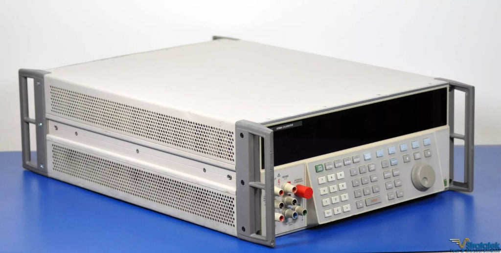 Fluke 5700A Multifunction Calibrator - Wideband ACV