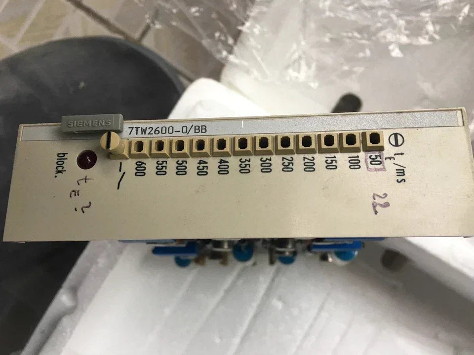 7TW Advanced RF Switch for High-Frequency Signal Routing - ZYYKZ Test Equipment