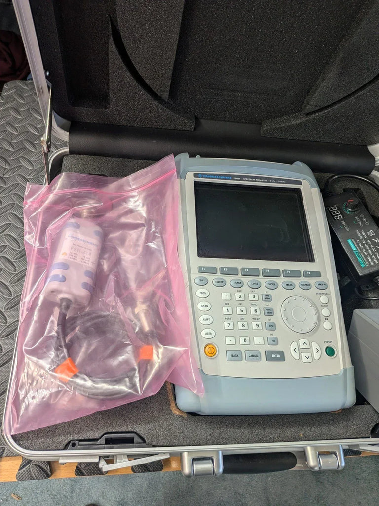 Rohde & Schwarz FSH20 K17 Handheld Spectrum Analyzer with Integrated Power Meter & Sensor - Calibrated - ZYYKZ Test Equipment