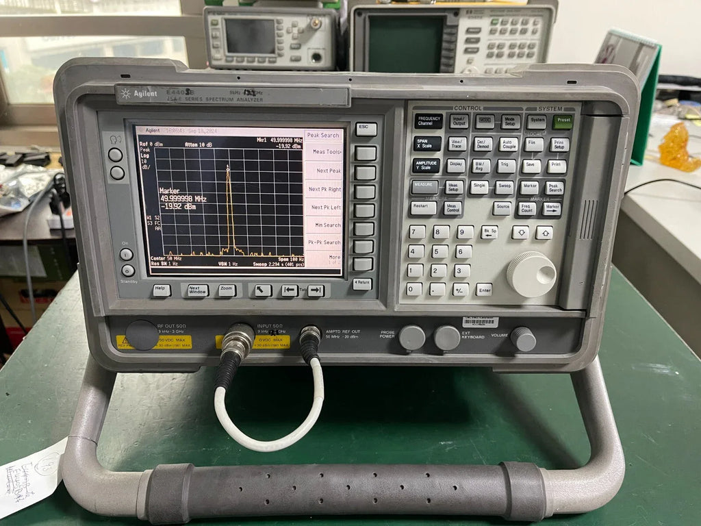 Agilent ESA E4405B Spectrum Analyzer, 9kHz - 13.2GHz Frequency Range - ZYYKZ Test Equipment