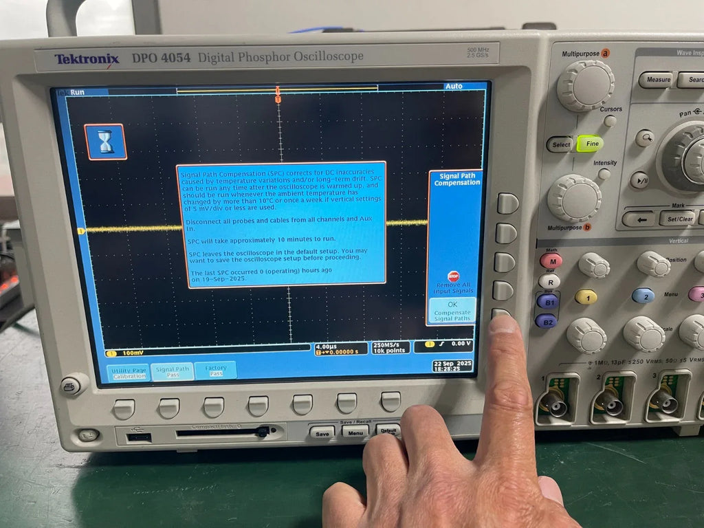 Tektronix DPO4054 Digital Phosphor Oscilloscope 500 MHz, 4 Channels - ZYYKZ Test Equipment
