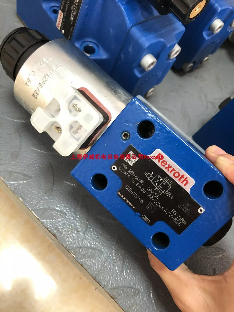 Rexroth 4WRA10EA00-22/G24K4/V-828 R901054483 Hydraulic Valve