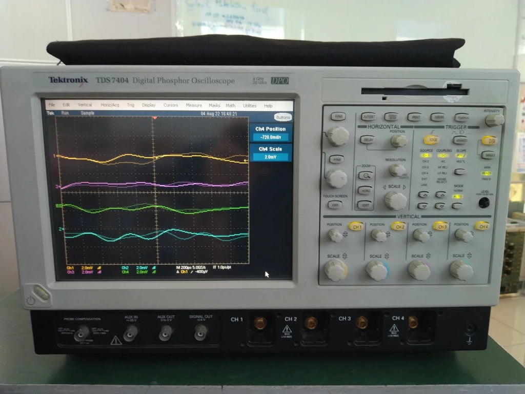 Tektronix TDS7404 Digital Phosphor Oscilloscope 4 GHz, 4 Channels - ZYYKZ Test Equipment