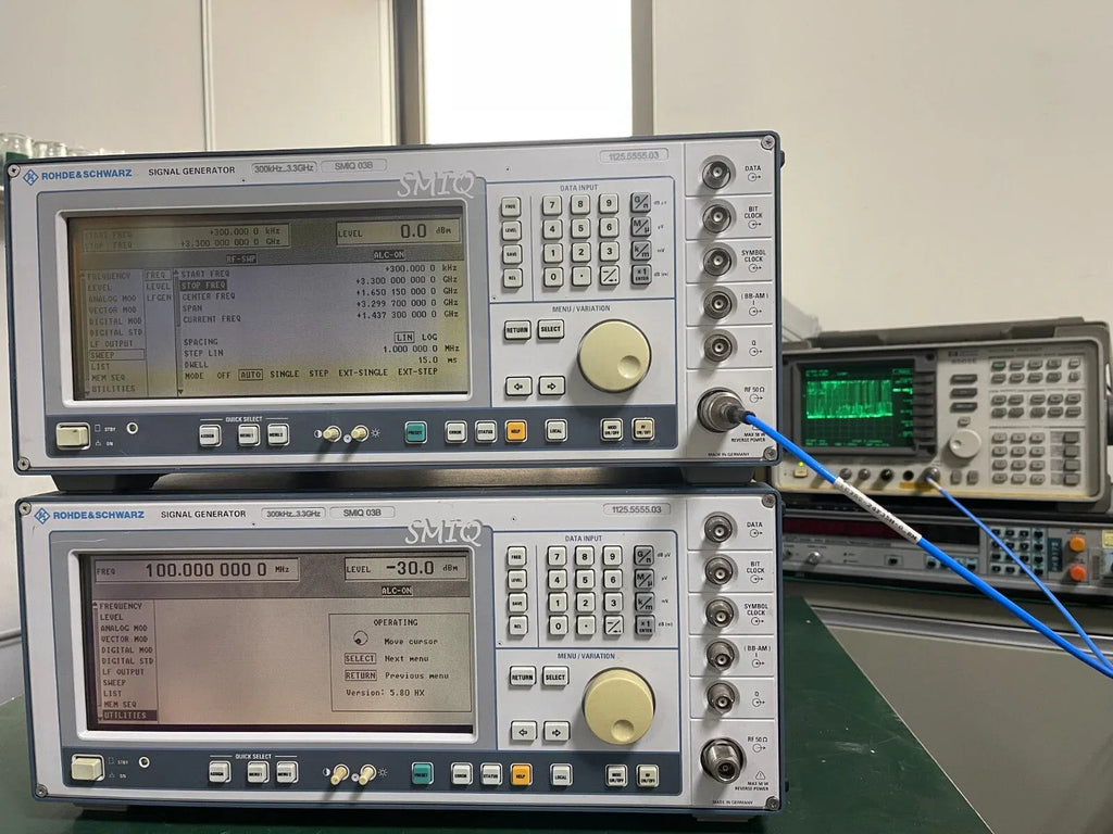 Rohde & Schwarz SMIQ03B Vector Signal Generator 300 kHz to 3.3 GHz - ZYYKZ Test Equipment