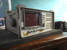 Load image into Gallery viewer, HP 8593E Spectrum Noise Figure Analyzer with 26.5 GHz Calibrated Tracking Generator - ZYYKZ Test Equipment