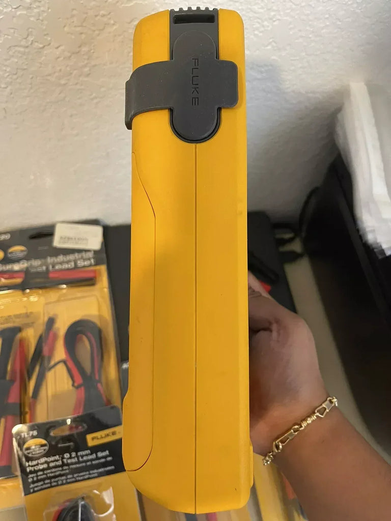 Fluke 753 Multifunction Documenting Process Calibrator with Advanced Accessories - ZYYKZ Test Equipment