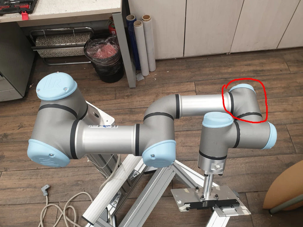 UR3 Collaborative Robot Arm Joint - Size 3 - ZYYKZ Test Equipment