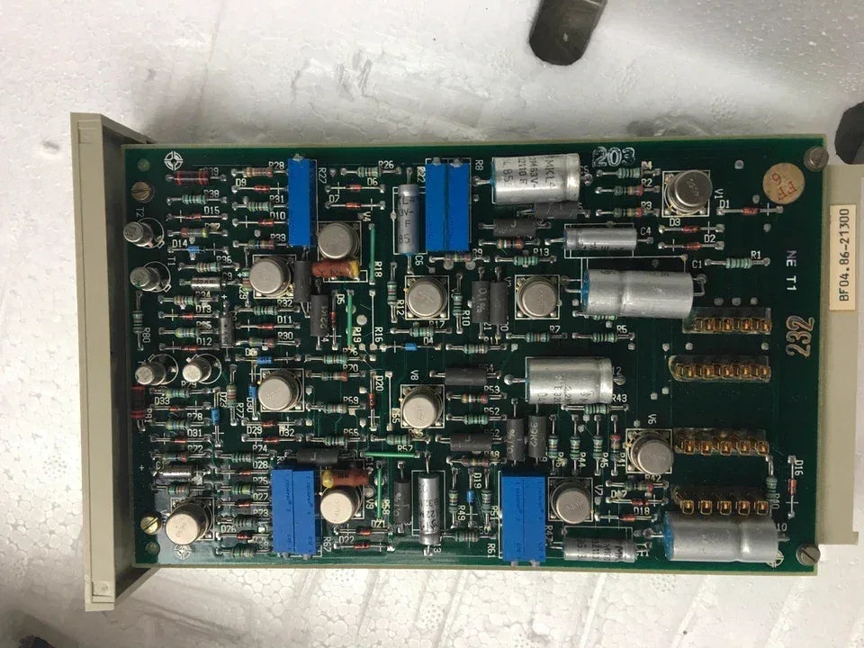 7TW Advanced RF Switch for High-Frequency Signal Routing - ZYYKZ Test Equipment