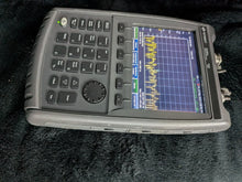 Load image into Gallery viewer, Keysight FieldFox N9915A 9 GHz Vector Network Analyzer &amp; Spectrum Analyzer - ZYYKZ Test Equipment