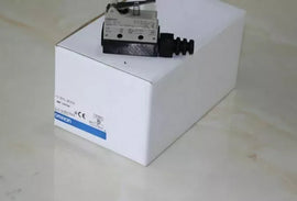 OMRON SHL-W255 Industrial Limit Switch - Durable Mechanical Control - ZYYKZ Test Equipment