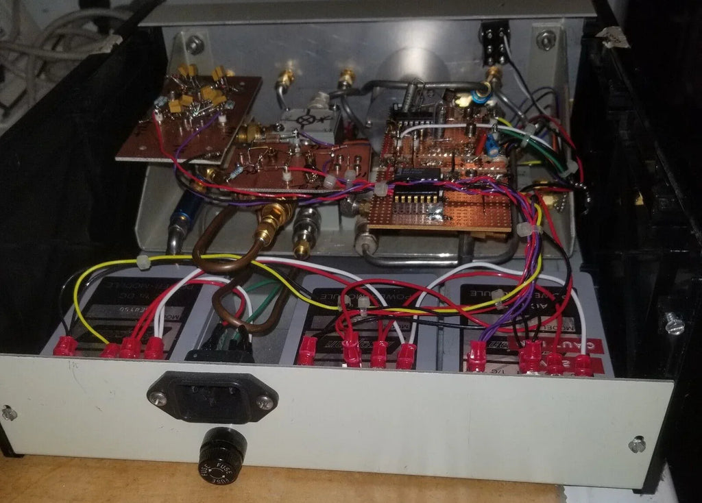 High-Precision RF Pulse Modulation Generator for Signal Testing - ZYYKZ Test Equipment