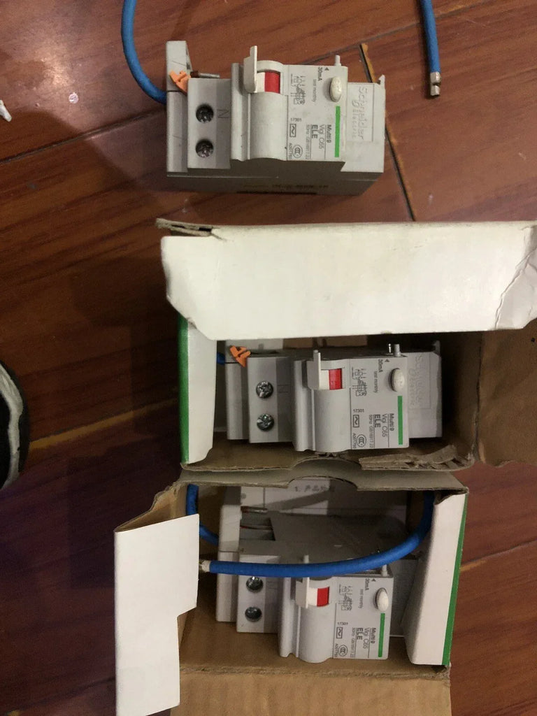 Schneider Electric Multi 9 Vigi C63 40A 1P+N RCBO Circuit Breaker - ZYYKZ Test Equipment