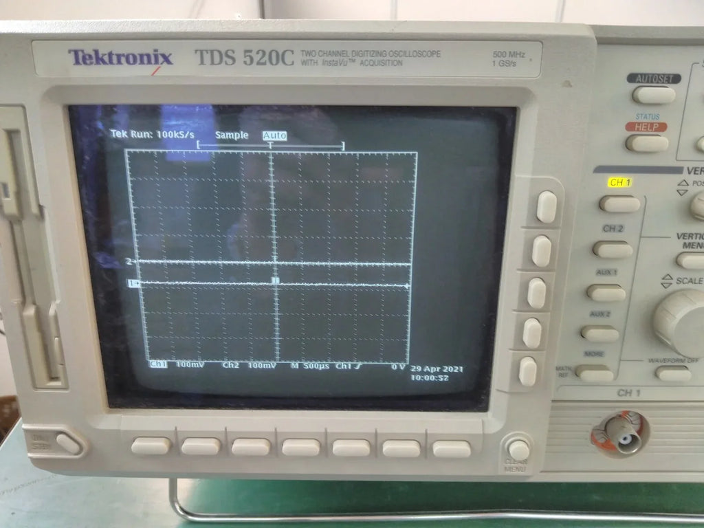 Tektronix TDS520C 2-Channel Digital Oscilloscope 500MHz 1GSa/s - ZYYKZ Test Equipment