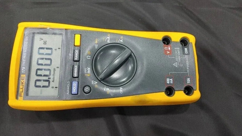 Fluke 179 True RMS Digital Multimeter with Full Accessory Kit (Model 0354) - ZYYKZ Test Equipment
