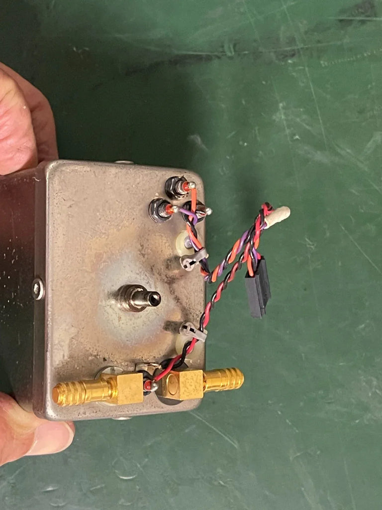 HP Agilent 10811E 10MHz Precision Reference Crystal Oscillator for 8360 Series - ZYYKZ Test Equipment