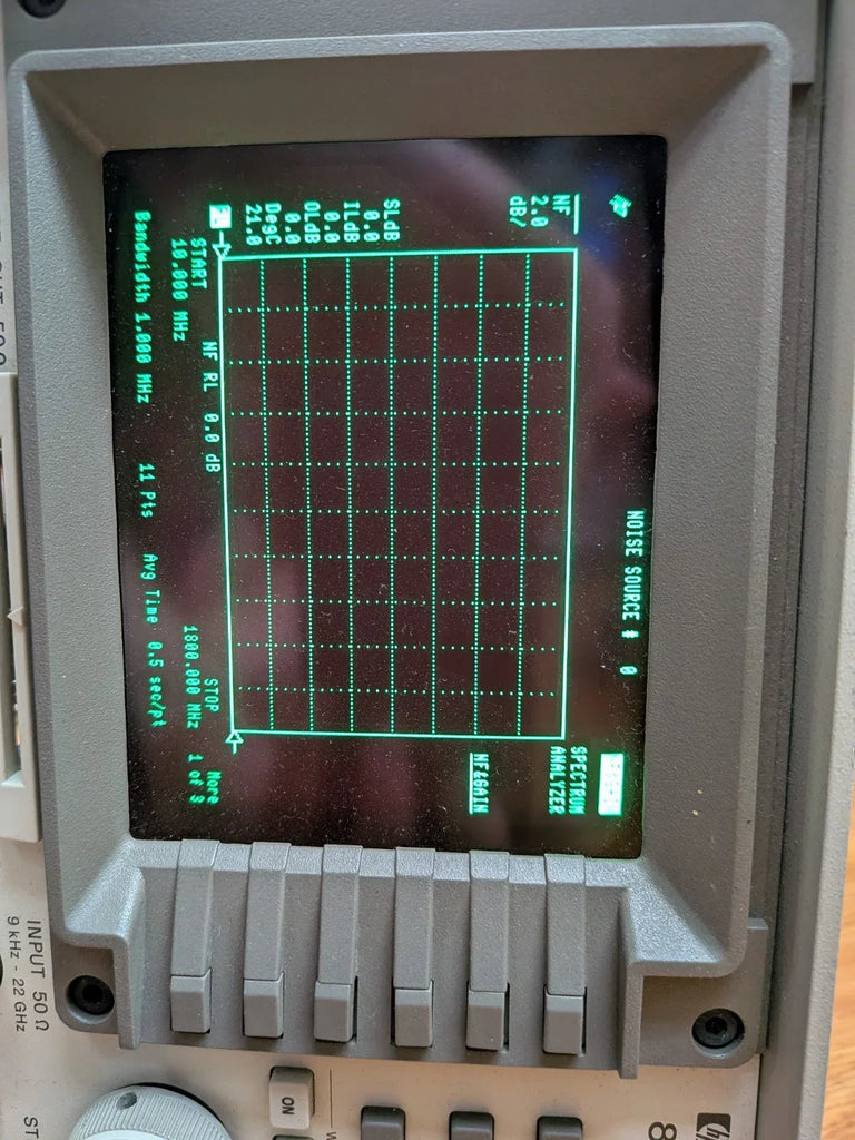 HP 8593E Spectrum Noise Figure Analyzer with 26.5 GHz Calibrated Tracking Generator - ZYYKZ Test Equipment