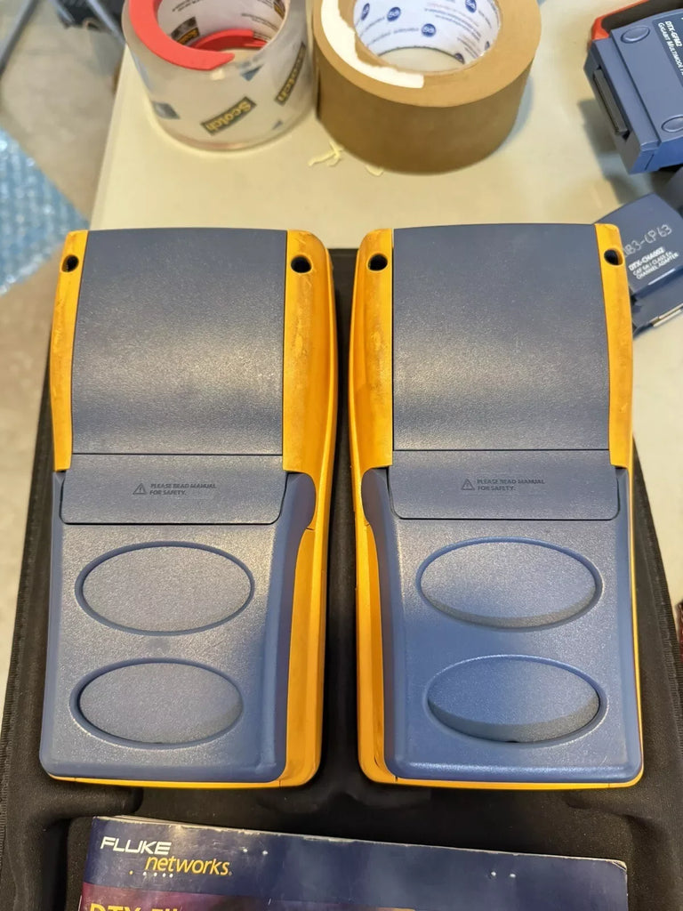 Fluke Networks DTX-1800 CableAnalyzer Cat6/Cat6a Certification Test Set with DTX-PLA002 & DTX-CHA002 Accessories - ZYYKZ Test Equipment