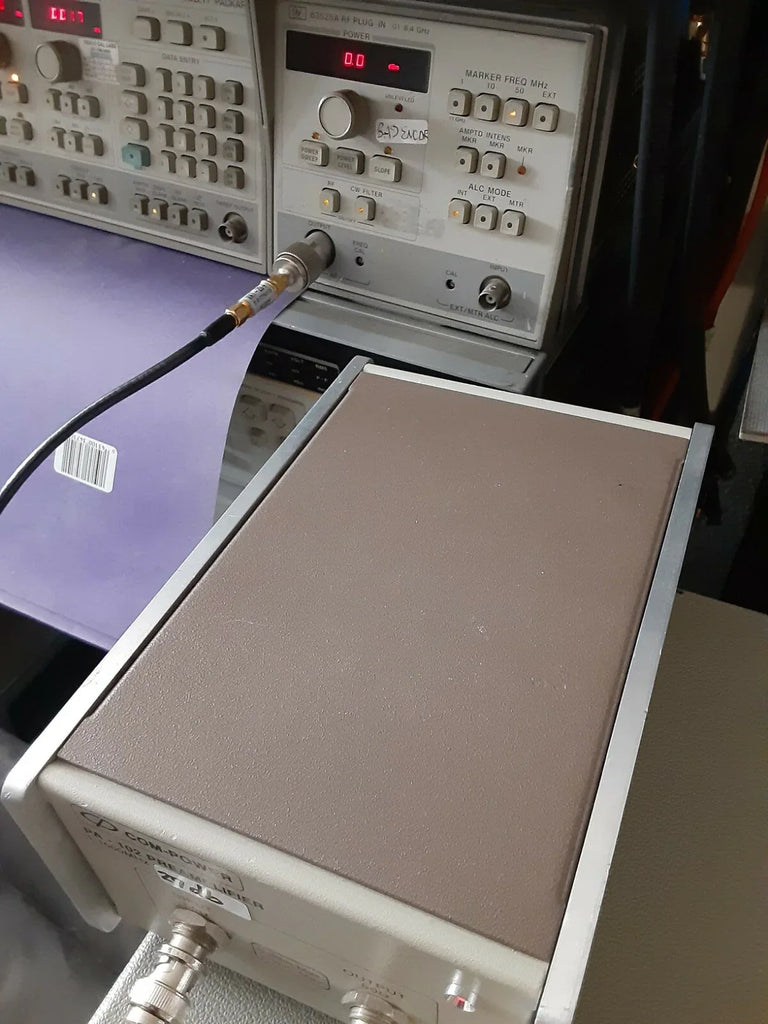 High Gain RF Preamplifier 1 MHz to 1000 GHz | 32 dB Gain - ZYYKZ Test Equipment